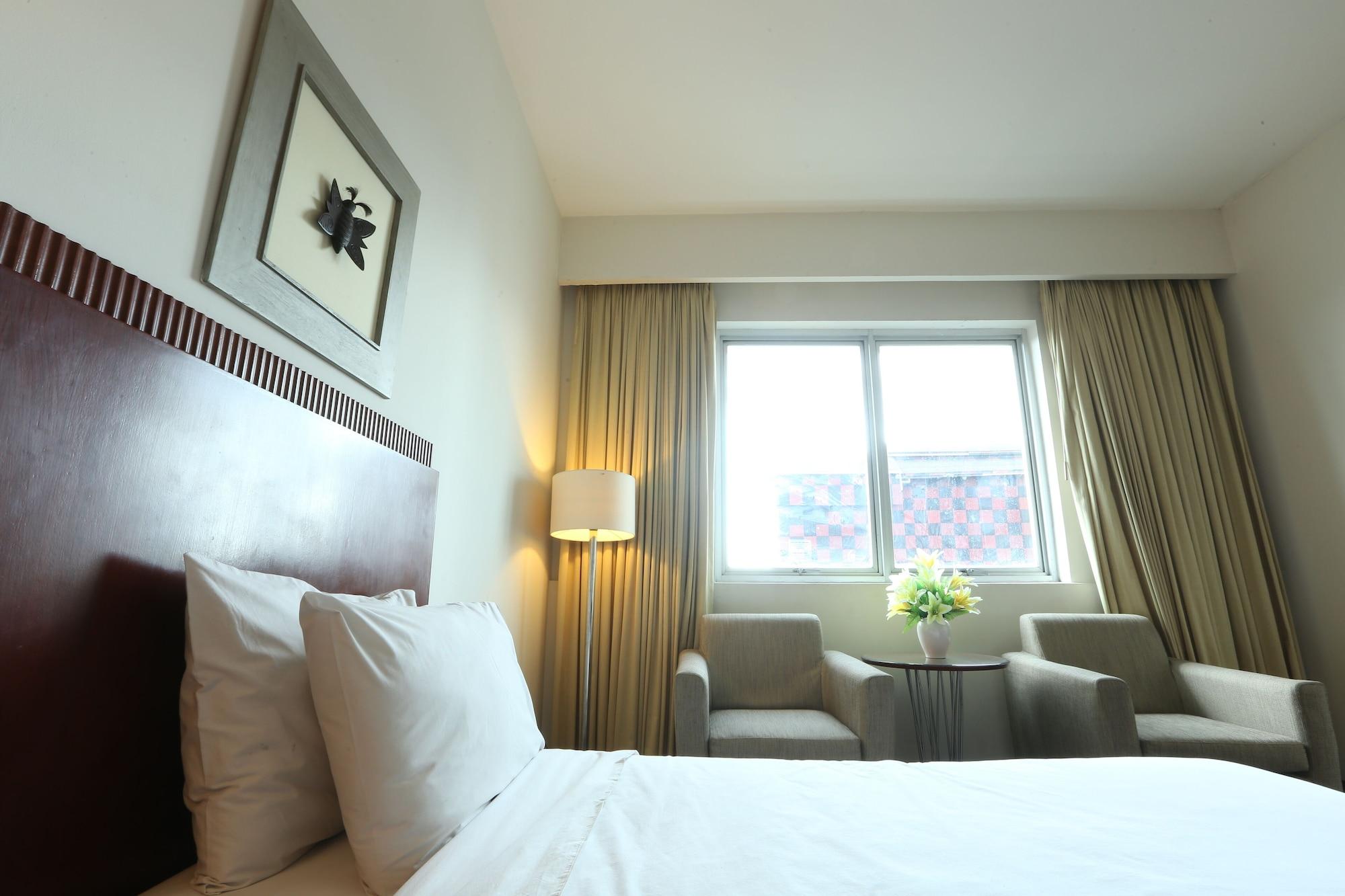 Hotel Santika Pontianak Kültér fotó