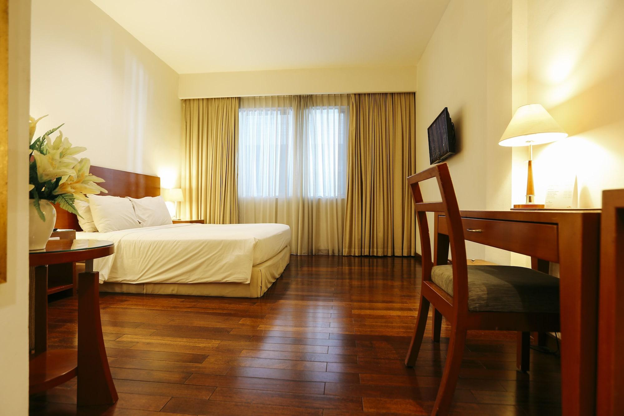 Hotel Santika Pontianak Kültér fotó
