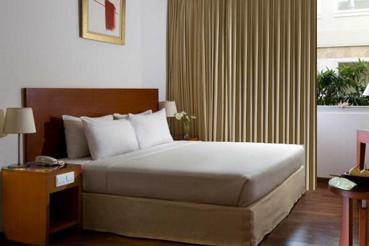 Hotel Santika Pontianak Kültér fotó
