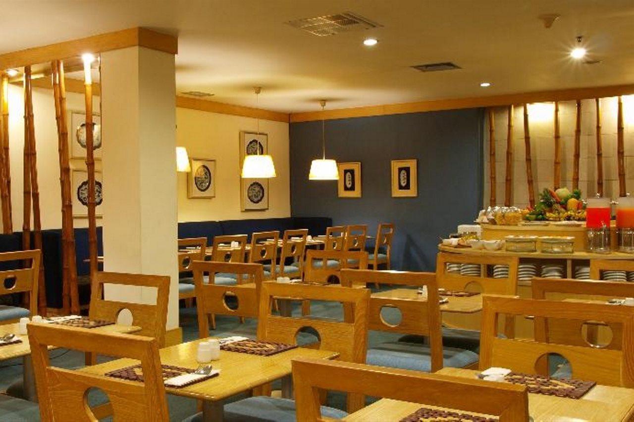 Hotel Santika Pontianak Kültér fotó