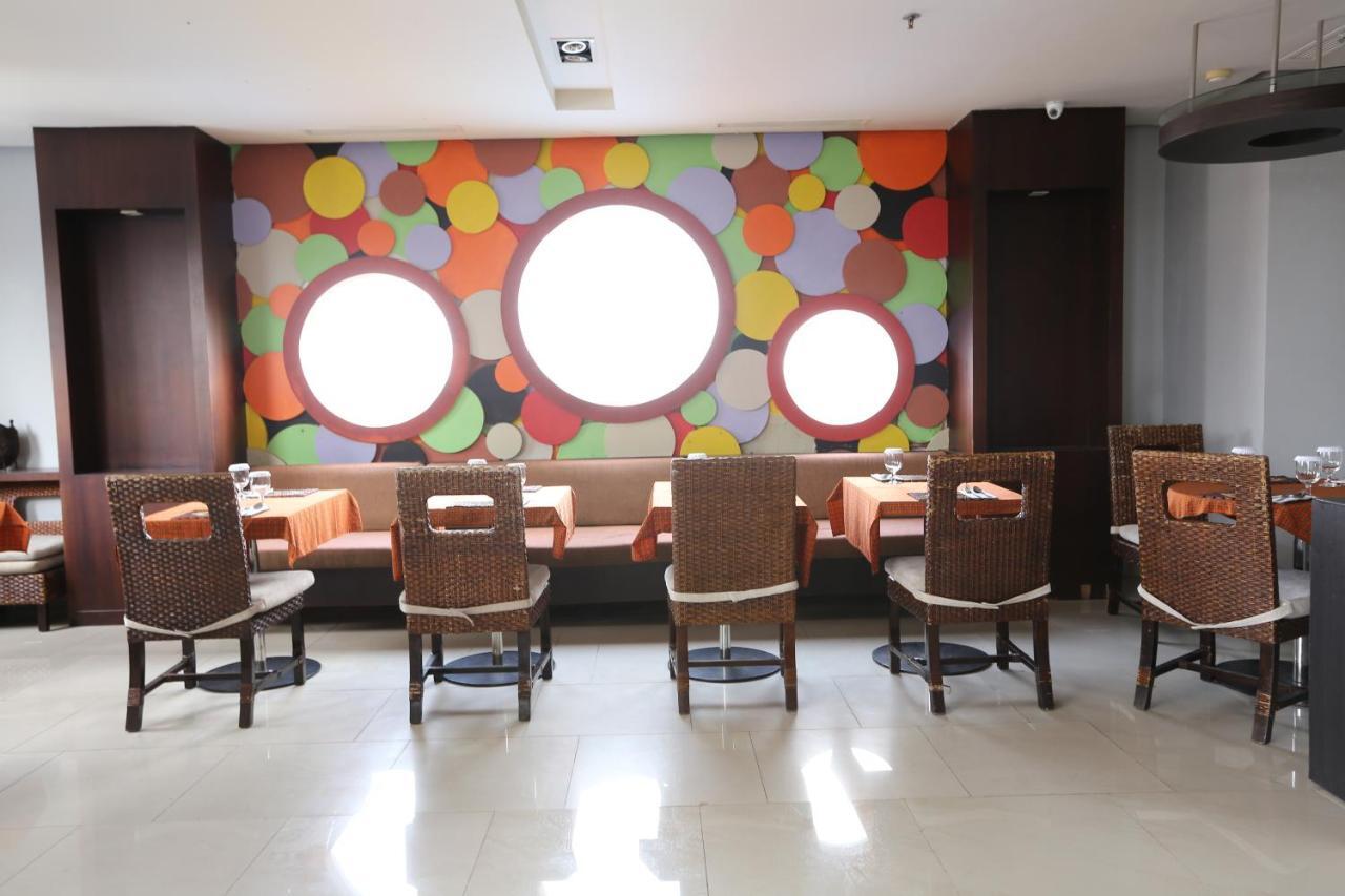 Hotel Santika Pontianak Kültér fotó