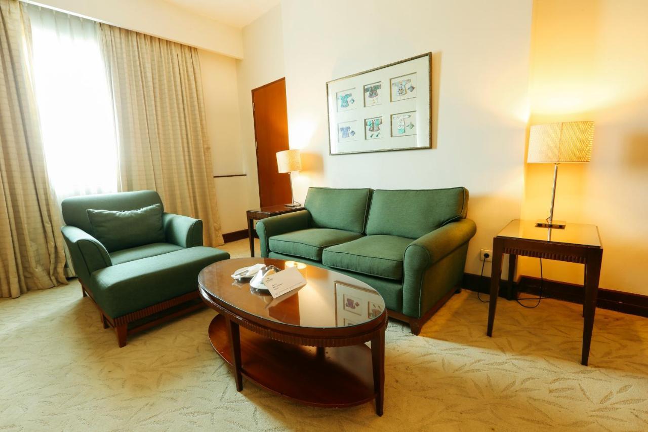 Hotel Santika Pontianak Kültér fotó